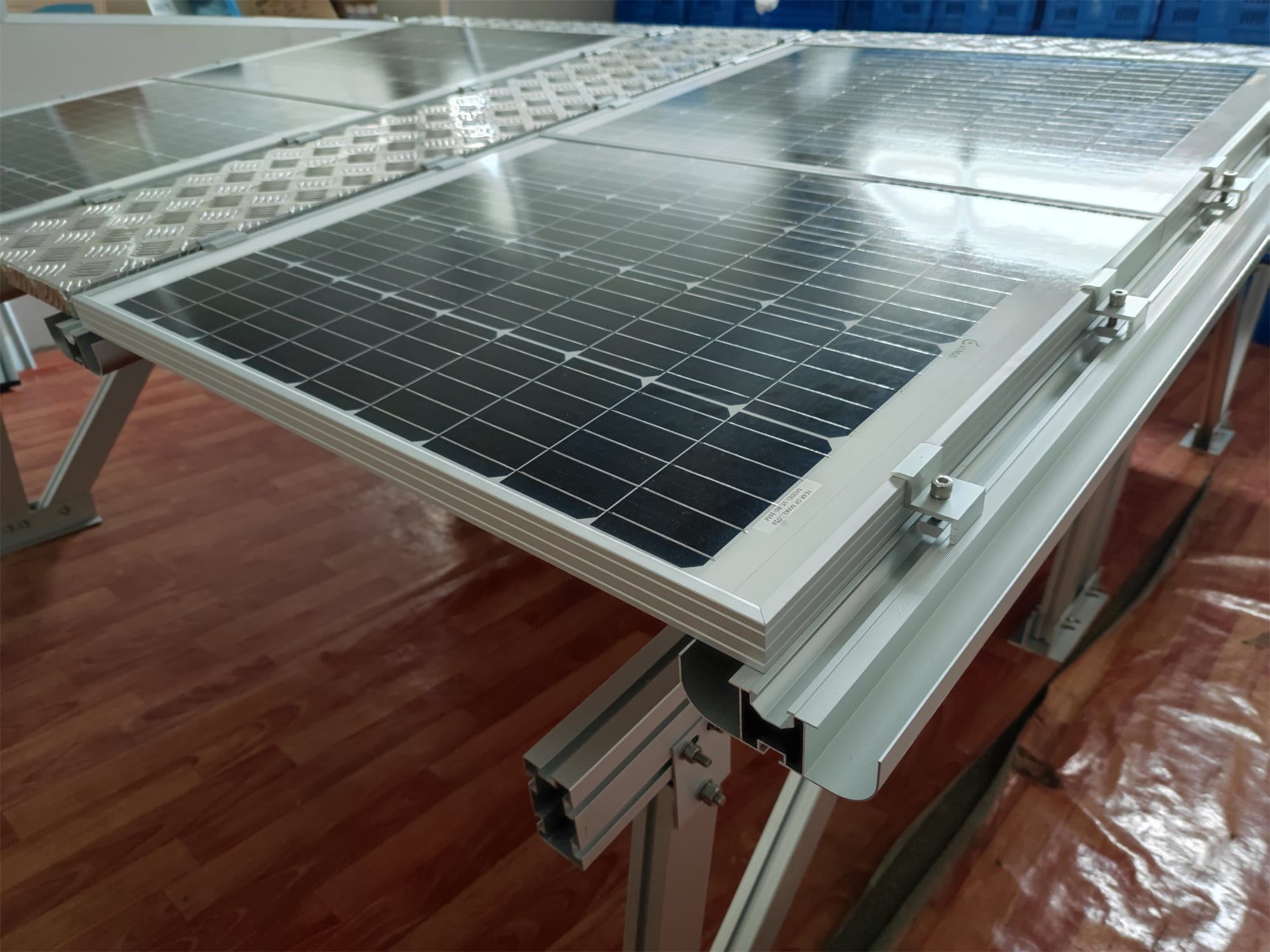 BIPV waterproof roof detail with aluminum framing